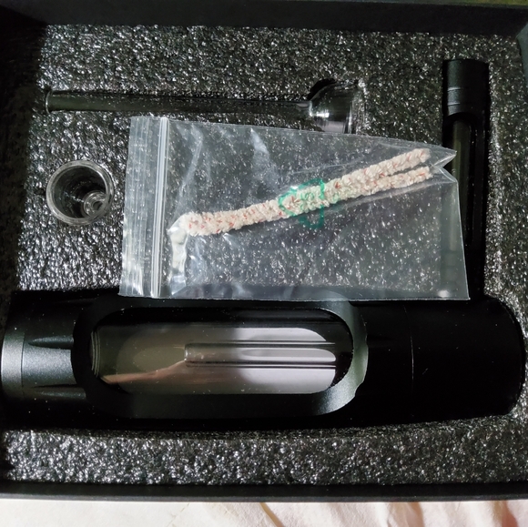 Other - NWT Zen Puff Luxury Aluminum/Glass Water Bottle